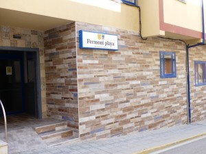 3_k1i0bwc481_monqar_playa_fachada_entrada (5).jpg